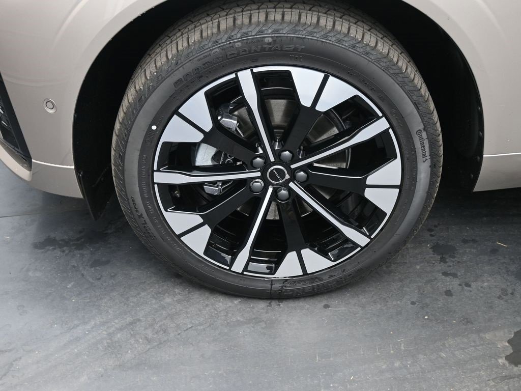 New 2026 Volvo XC60 B5 Ultra w/ Protection Package Premier image 9