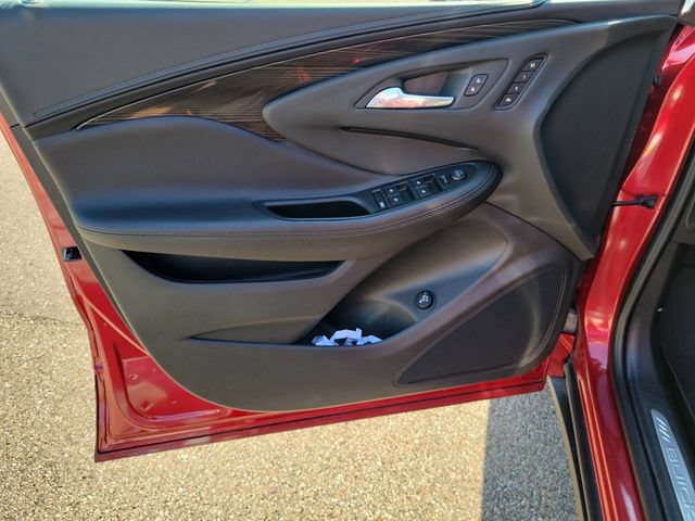 Used 2019 Buick Envision Essence FWD image 19
