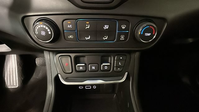 Used 2020 GMC Terrain SLE w/ Elevation Edition FWD image 21