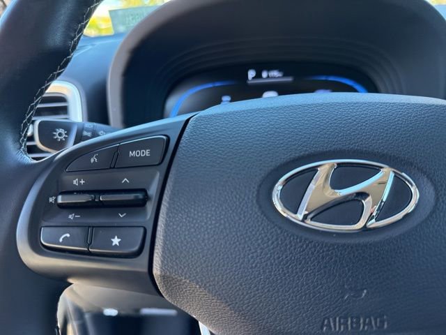 Certified 2023 Hyundai Venue SEL image 38