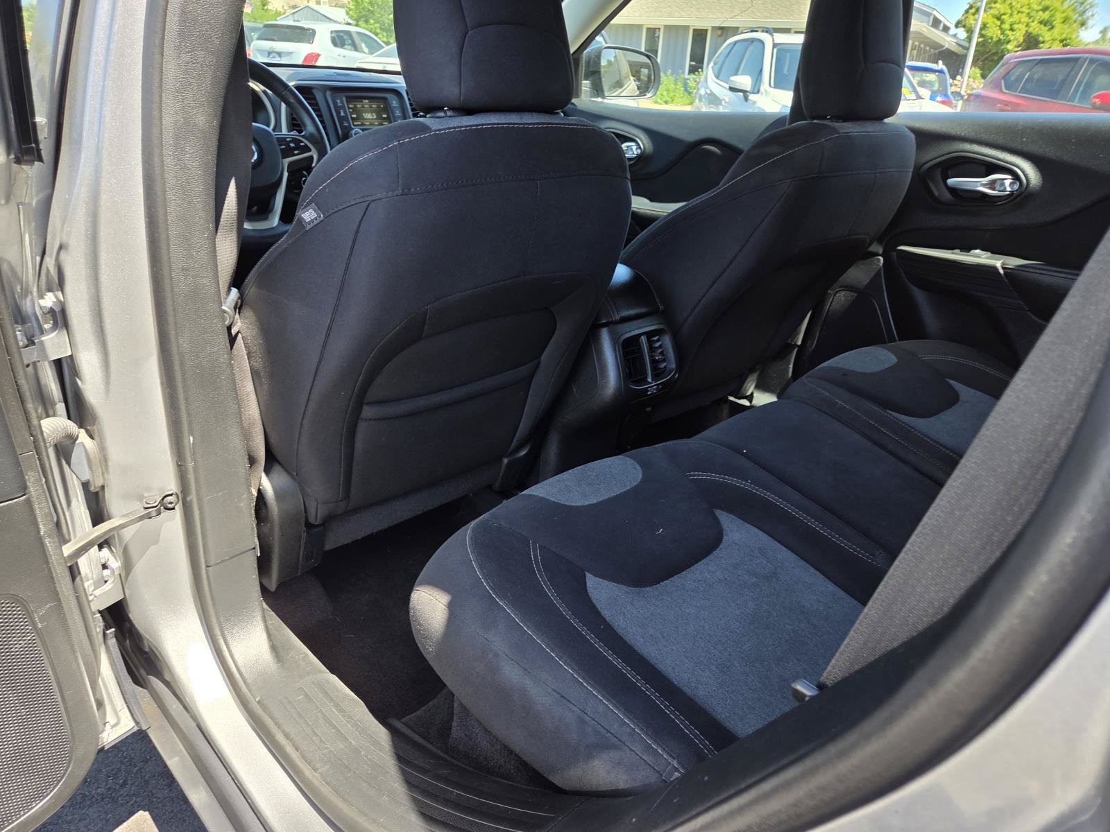 Used 2016 Jeep Cherokee Sport AWD/4WD image 14