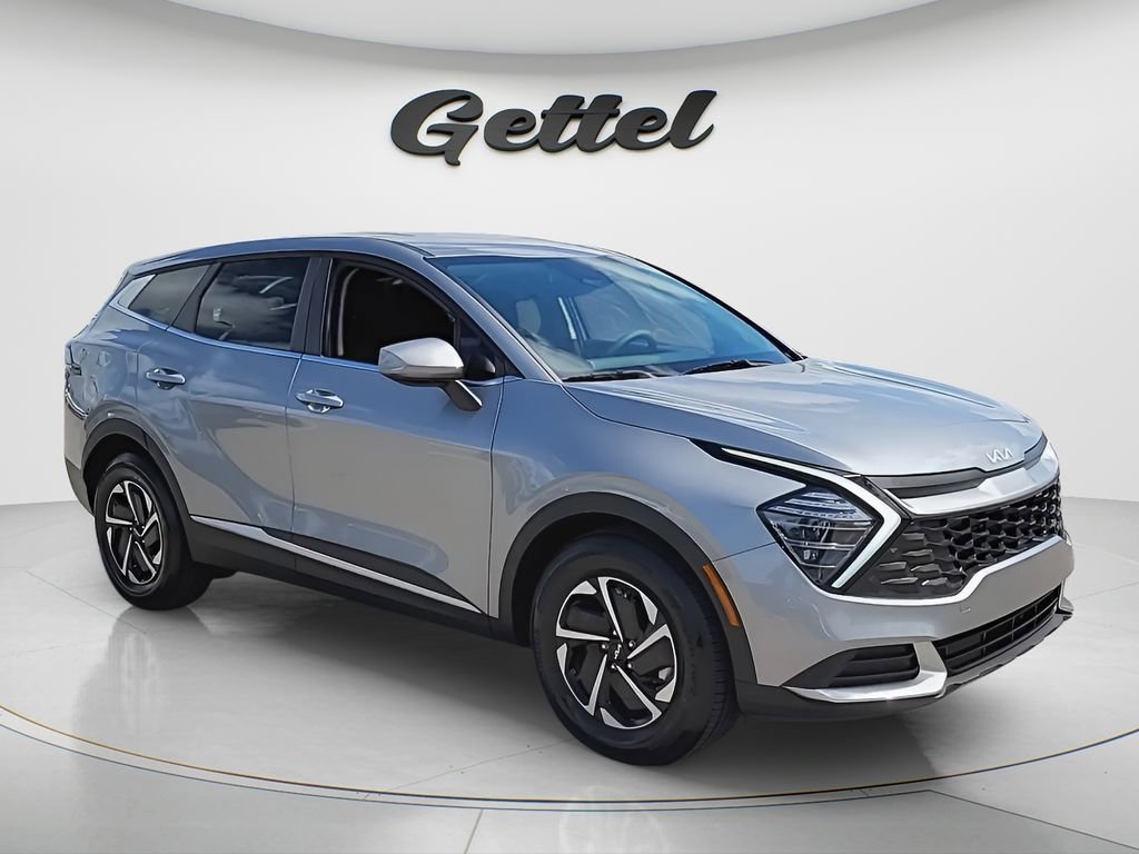 Used 2025 Kia Sportage LX image 8