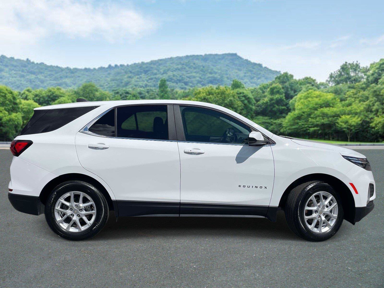 Used 2024 Chevrolet Equinox LT FWD image 21