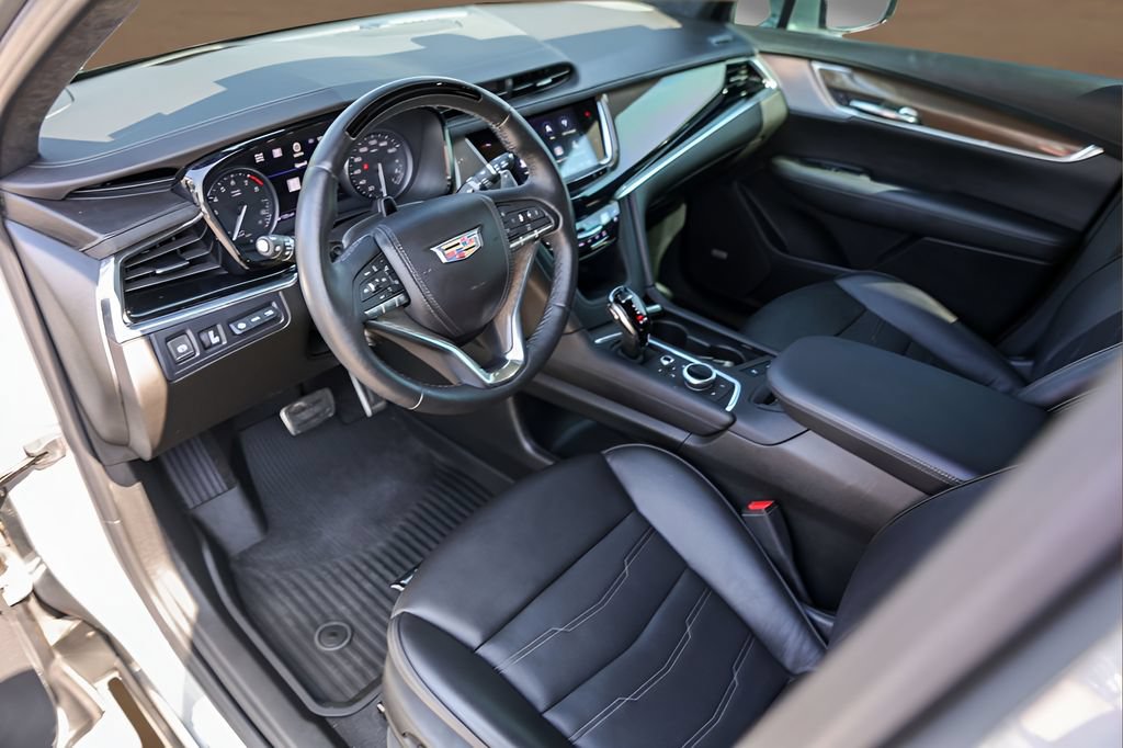 Certified 2024 Cadillac XT6 Sport w/ Platinum Package AWD/4WD image 10