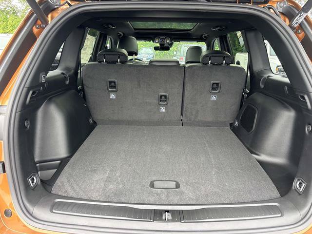 New 2026 Jeep Grand Cherokee Limited w/ Limited Altitude Package AWD/4WD image 4