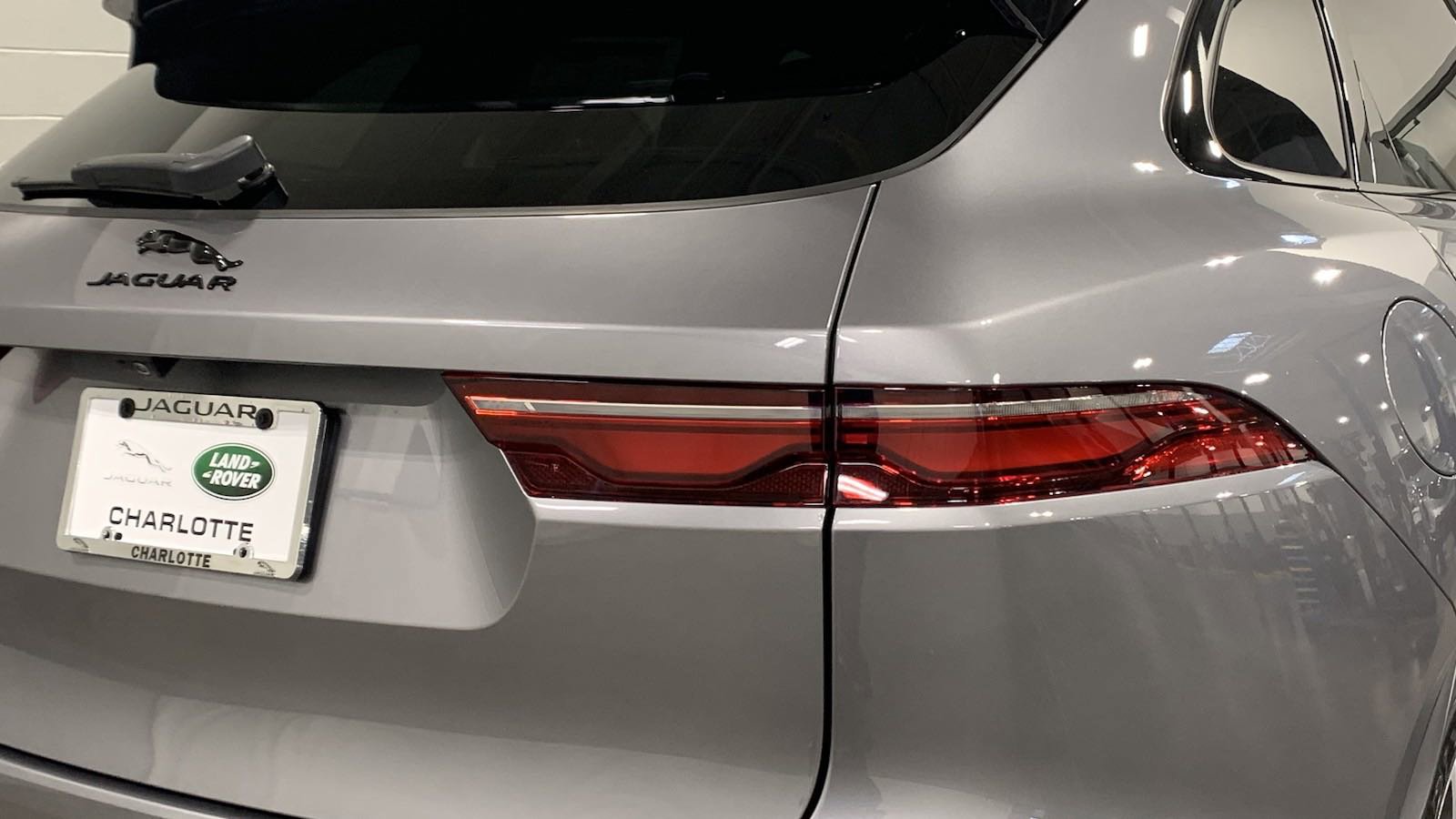 Certified 2025 Jaguar F-PACE R-Dynamic S image 12