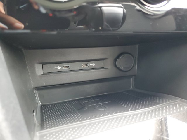 Certified 2023 Volkswagen Taos SE FWD image 27