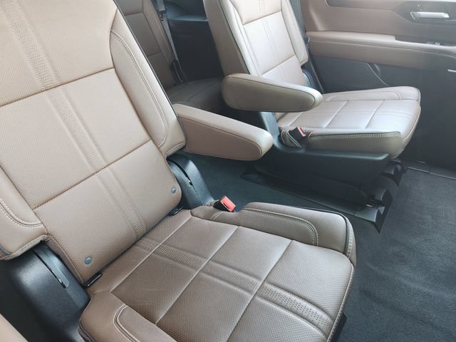 Certified 2025 Chevrolet Tahoe High Country AWD/4WD image 21