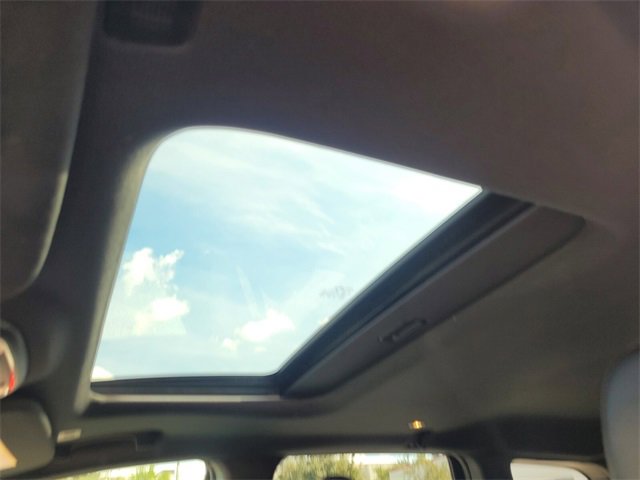 Used 2022 Jeep Grand Cherokee Limited image 6