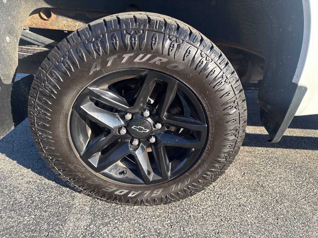 Used 2020 Chevrolet Silverado 1500 Custom Trail Boss w/ Custom Convenience Package AWD/4WD image 35
