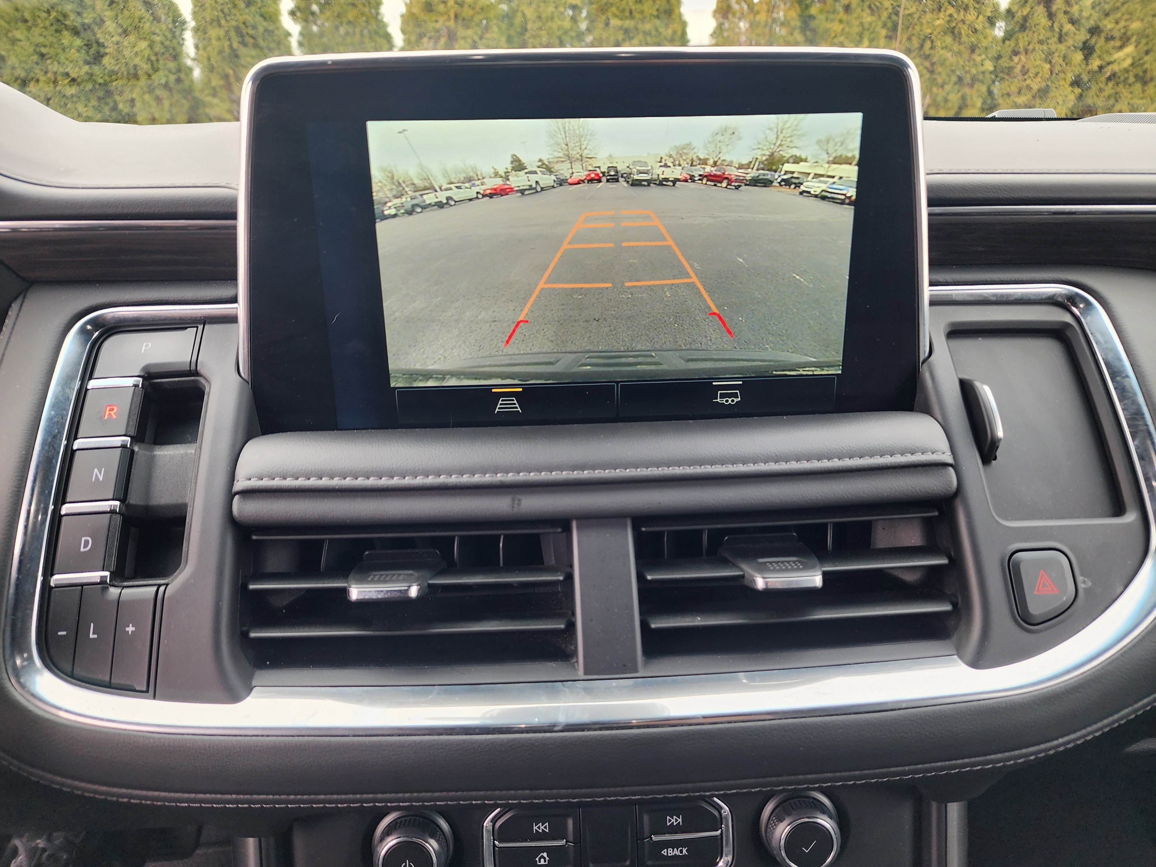 Used 2024 Chevrolet Suburban LT image 33