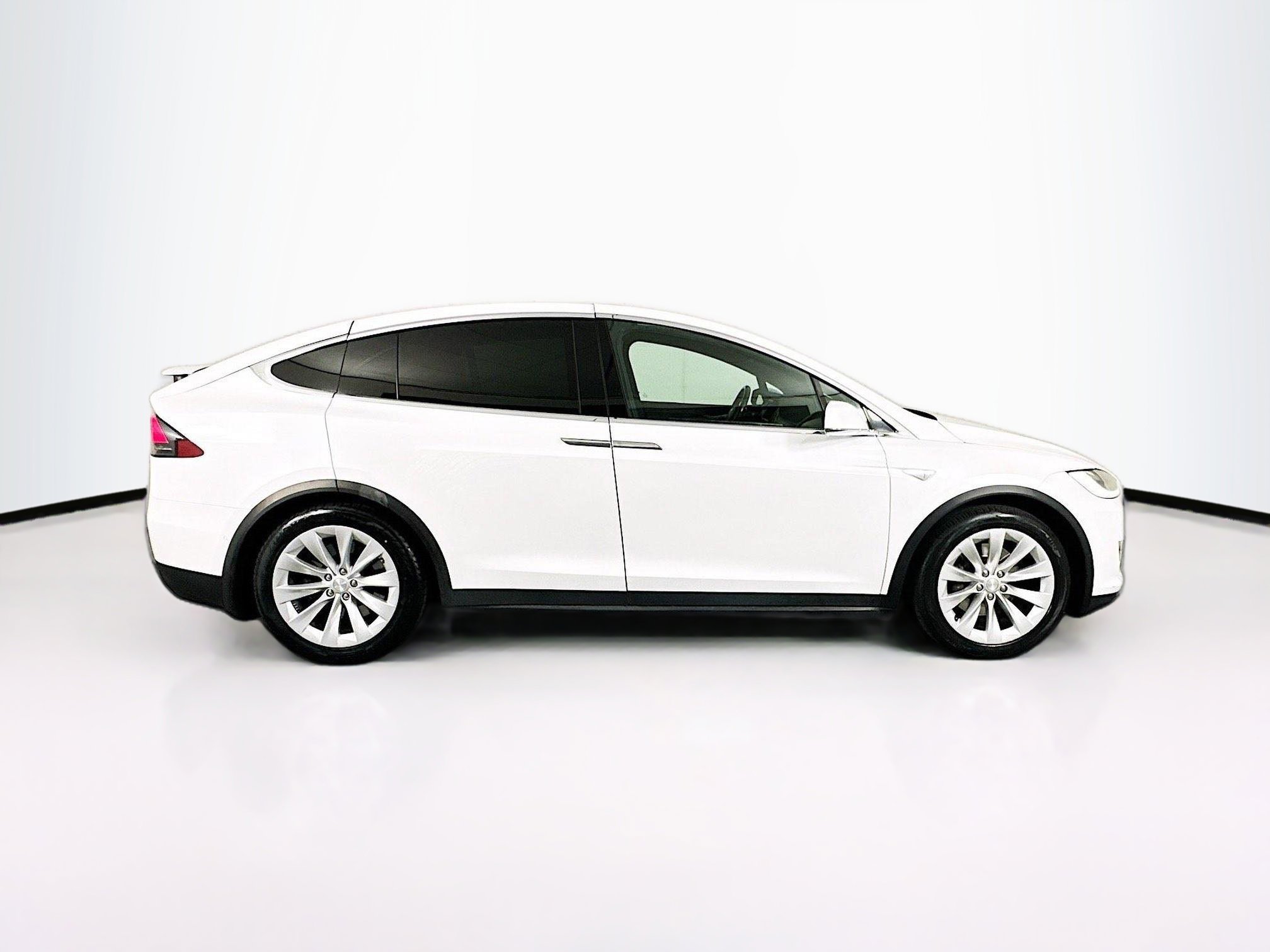 Used 2016 Tesla Model X 90D image 10
