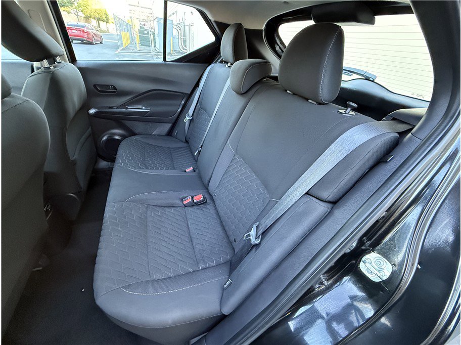 Used 2021 Nissan Kicks S image 32