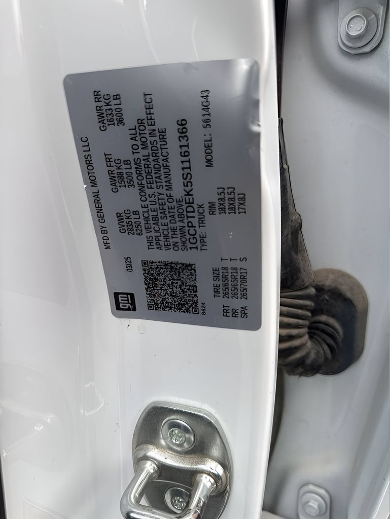 Used 2025 Chevrolet Colorado Z71 AWD/4WD image 32