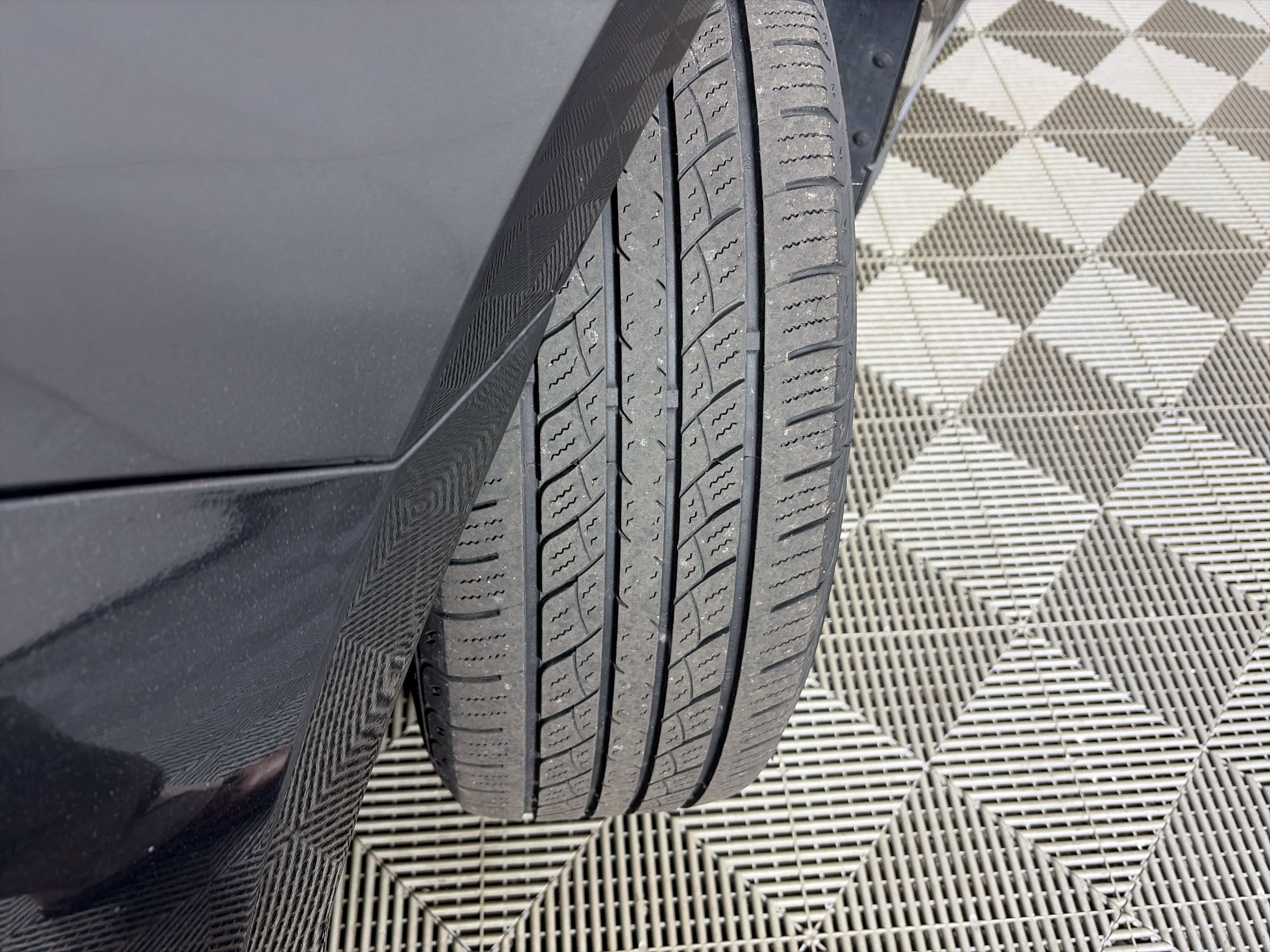 Used 2013 Ford Taurus SE image 12