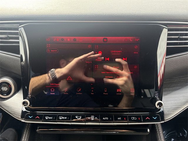 Used 2023 Jeep Wagoneer L Series III w/ Preferred Equipment Group image 16