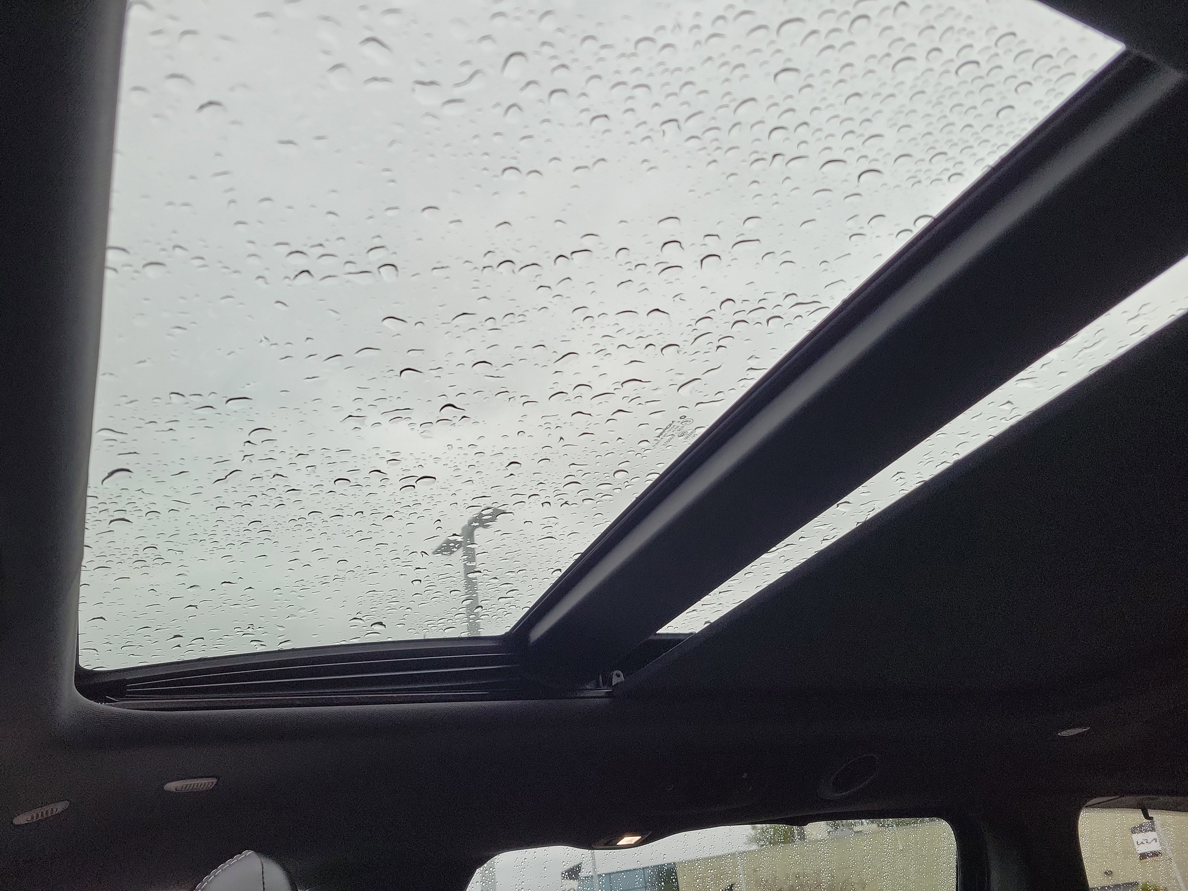 Used 2025 Chrysler Pacifica Limited image 22