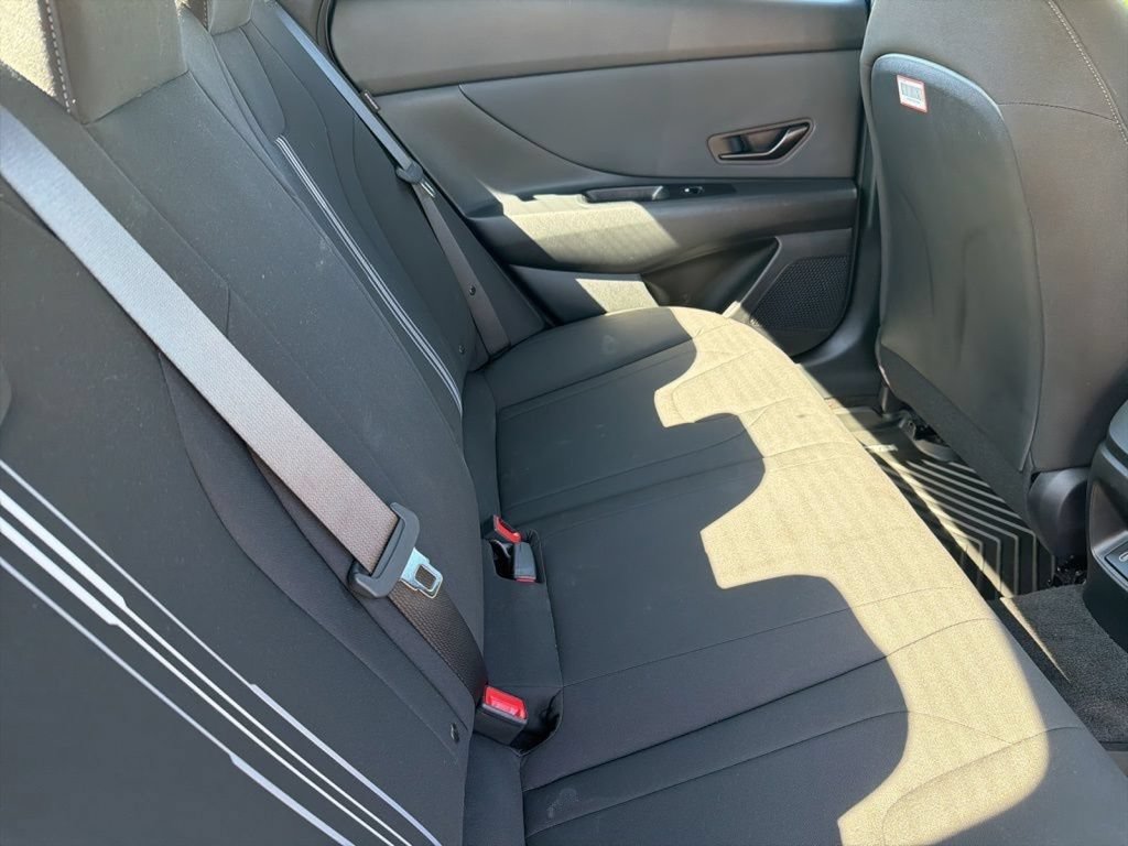 Certified 2025 Hyundai Elantra SEL FWD image 13