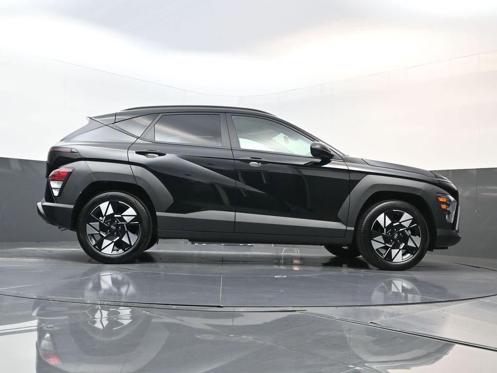 Certified 2025 Hyundai Kona SEL image 15