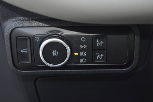 Used 2025 Ford Explorer Active w/ Active Comfort Package image 16