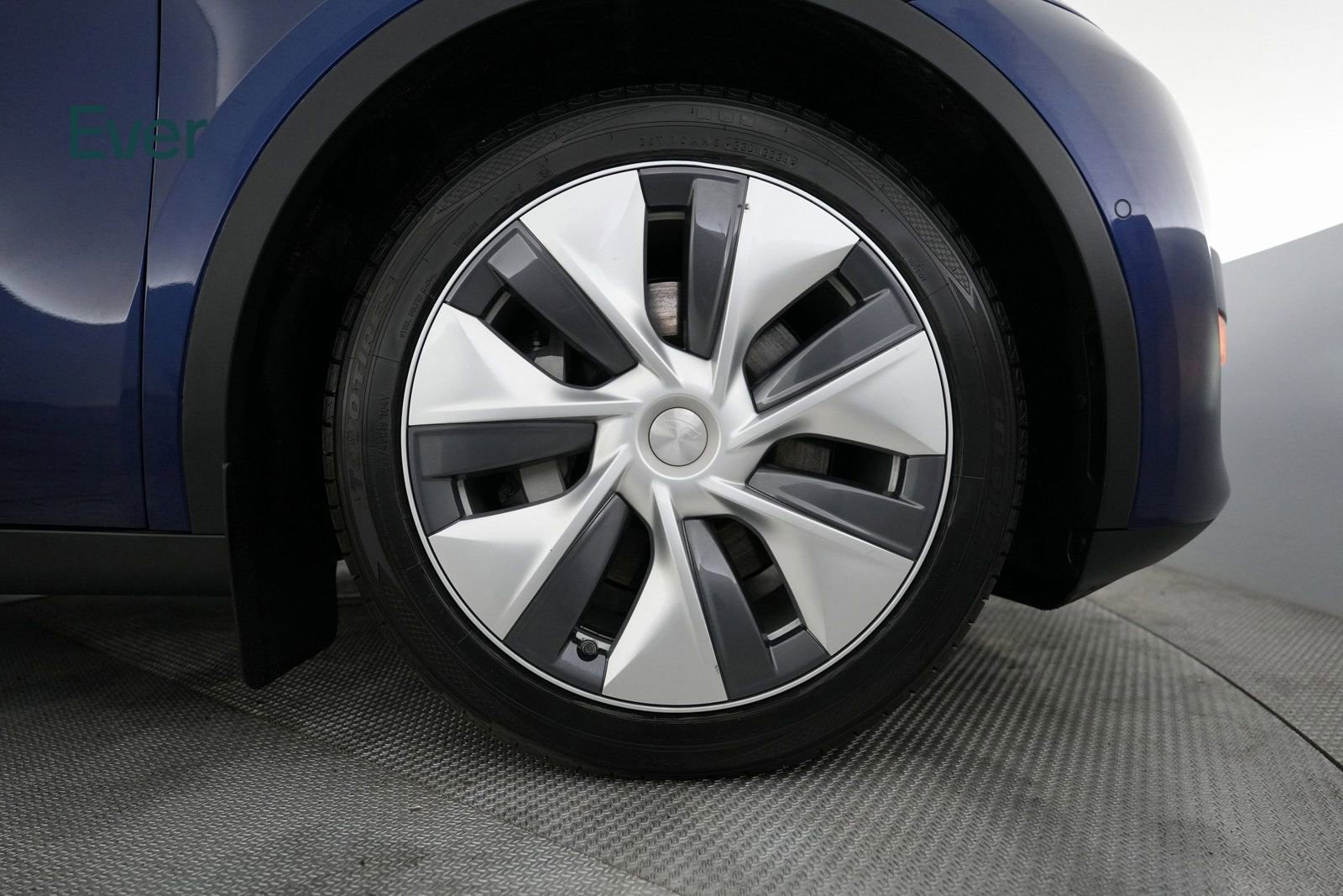 Used 2022 Tesla Model Y Long Range image 19