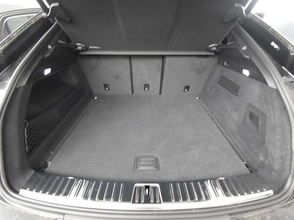 Used 2024 Porsche Cayenne Coupe image 24