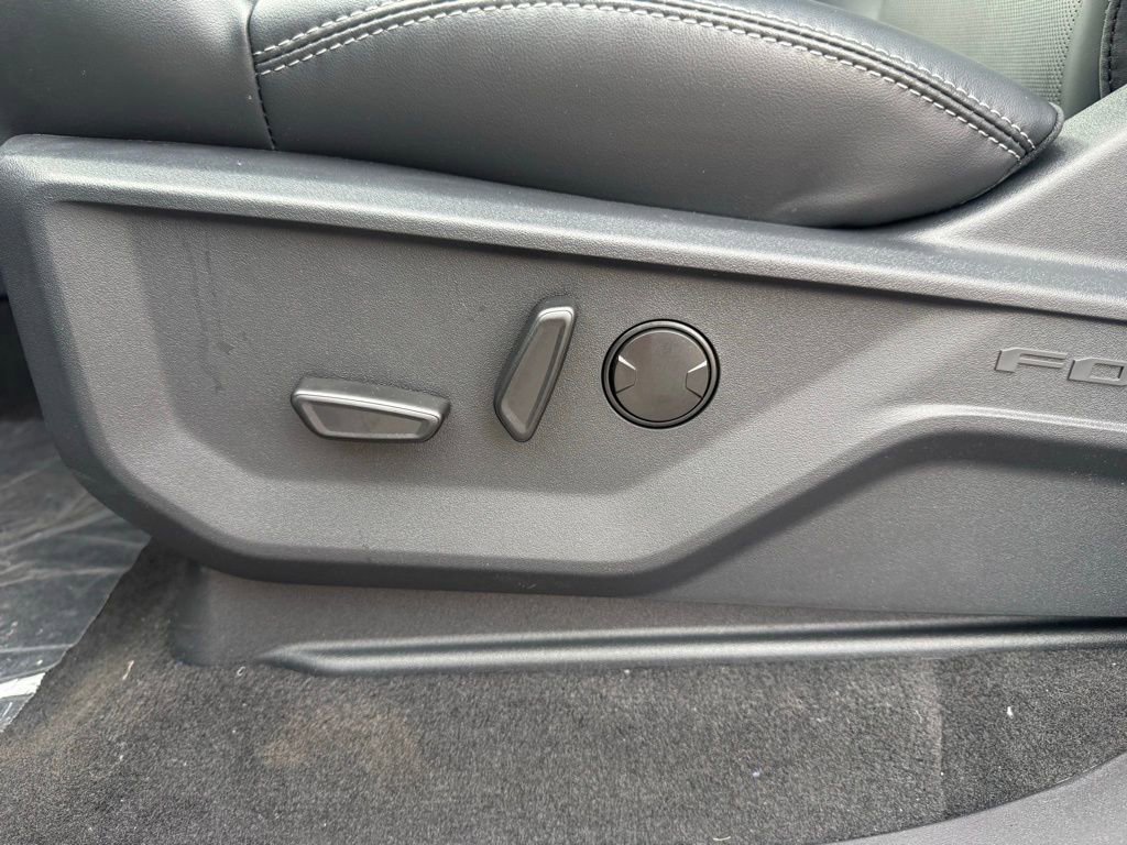 New 2026 Ford Expedition Max Platinum image 14