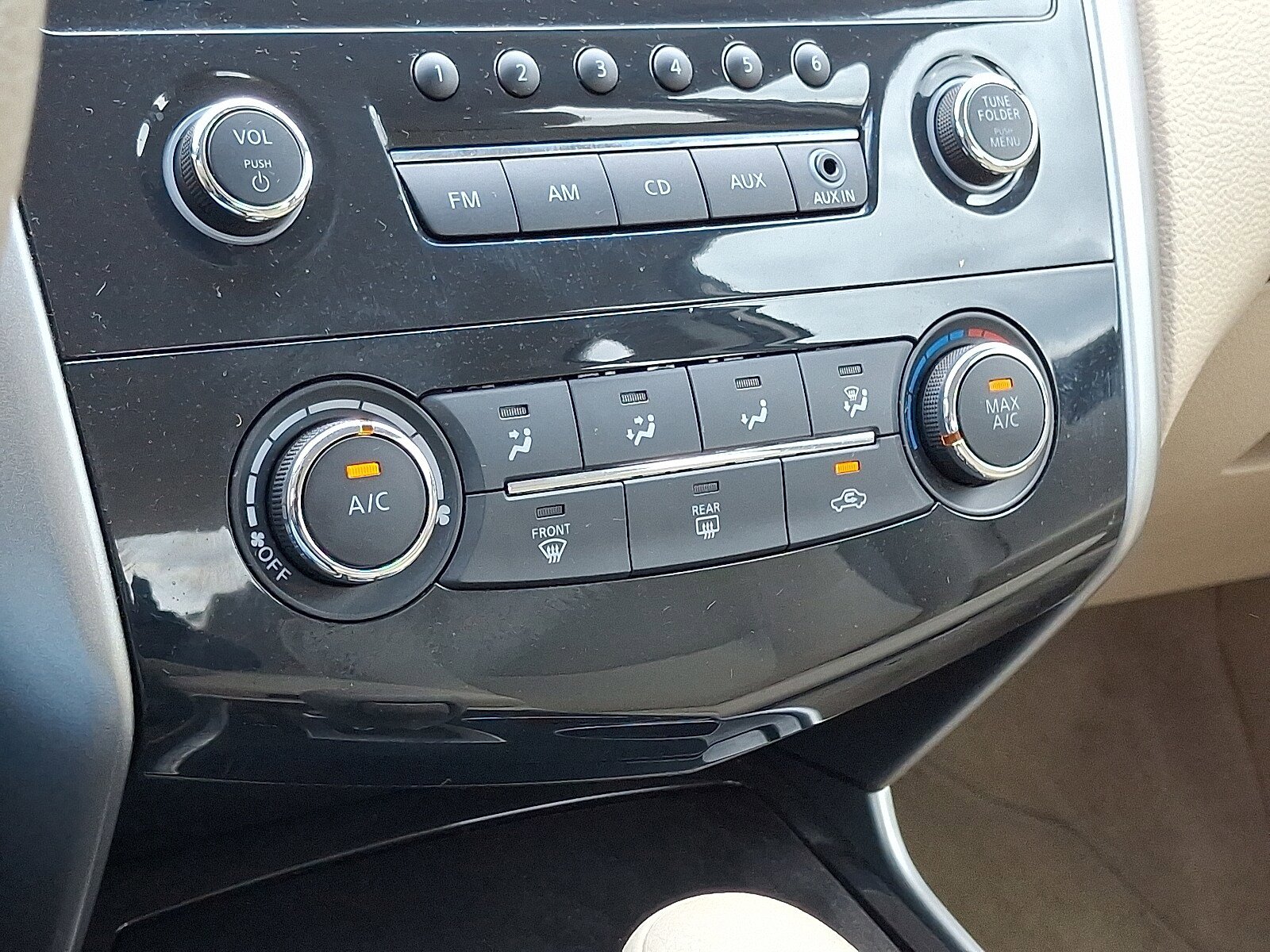 Used 2014 Nissan Altima 2.5 S w/ Sport Value Package FWD image 16
