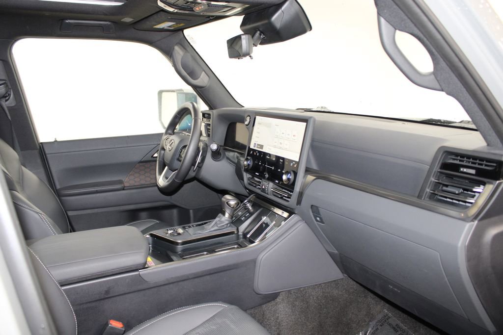 Used 2024 Lexus GX 550 AWD/4WD image 32