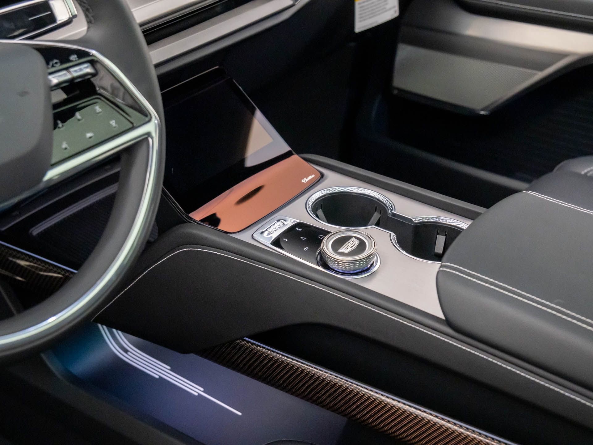 New 2026 Cadillac Vistiq Sport w/ LPO, Floor Liner Package image 18