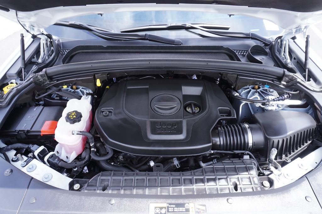 Used 2025 Jeep Grand Cherokee L Summit AWD/4WD image 7