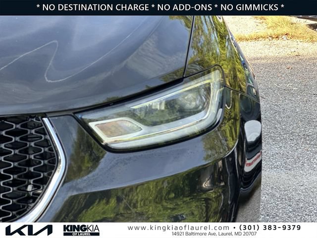 Used 2023 Chrysler Pacifica Touring-L FWD image 28