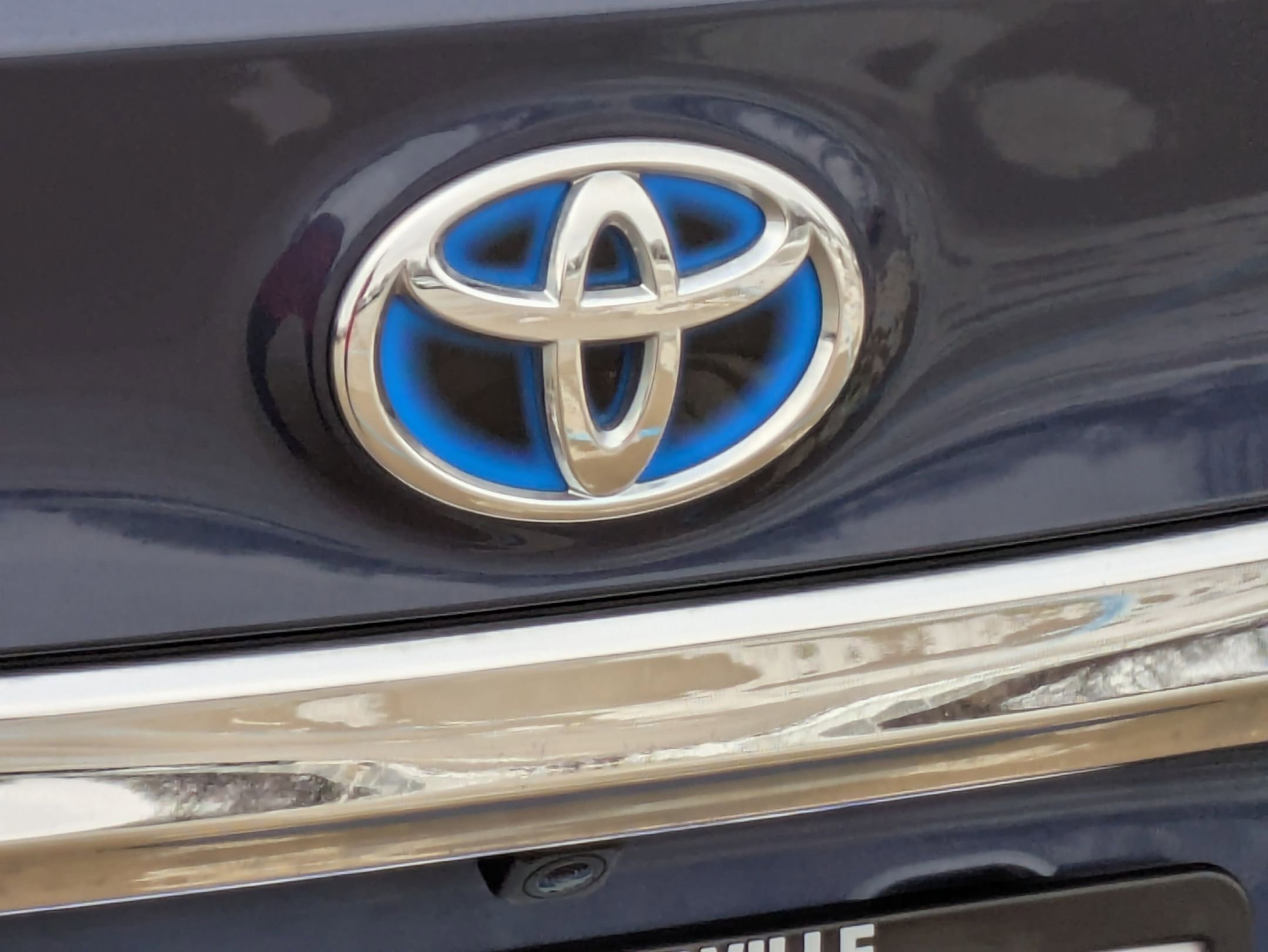 Used 2018 Toyota Avalon XLE Premium w/ All Weather Liner Package image 30