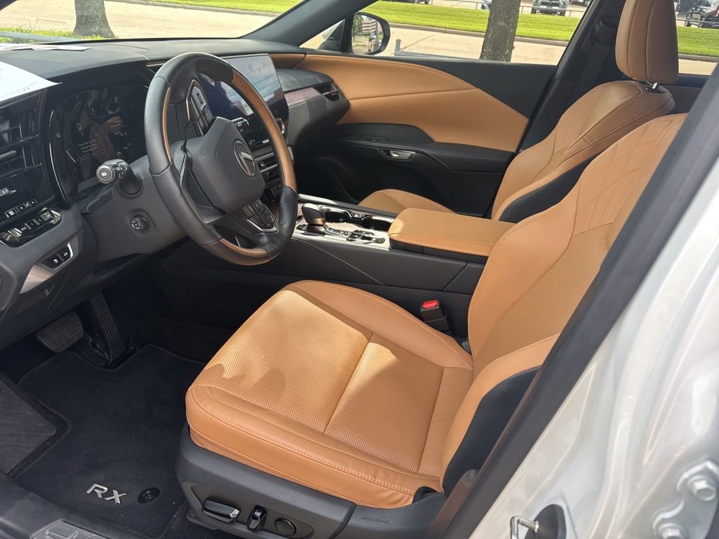 Used 2025 Lexus RX 350 Premium w/ Accessory Package (Z1) image 3