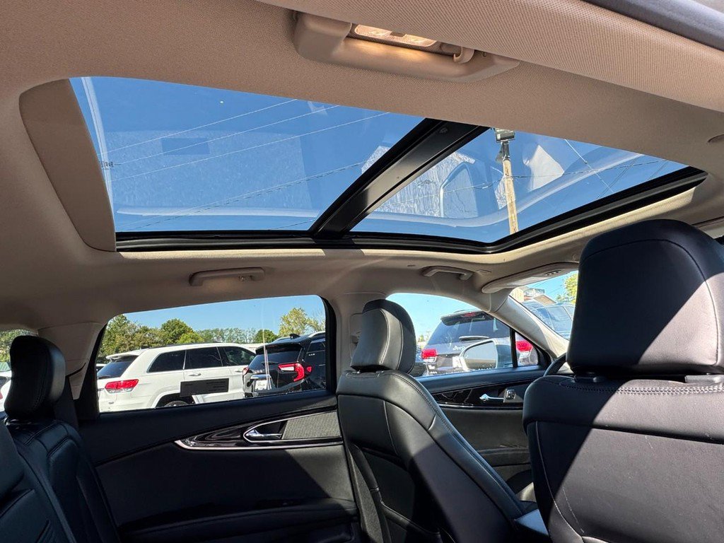 Used 2022 Lincoln Nautilus Reserve image 11