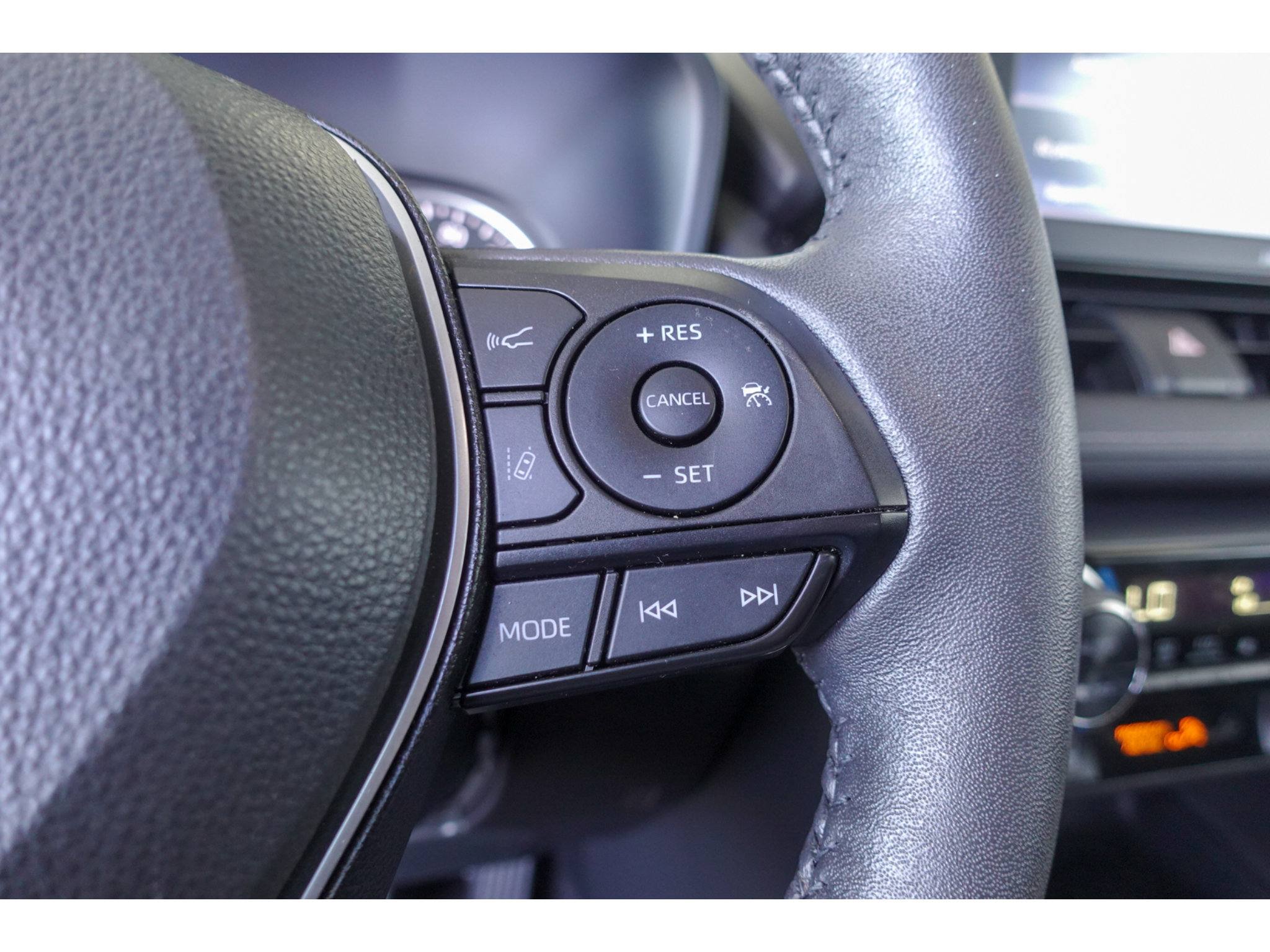 Used 2022 Toyota RAV4 XLE w/ Convenience Package AWD/4WD image 15