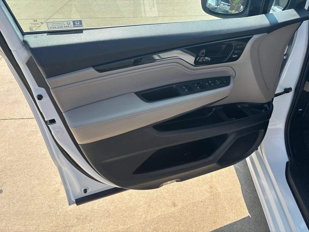 Certified 2023 Honda Odyssey Touring image 12