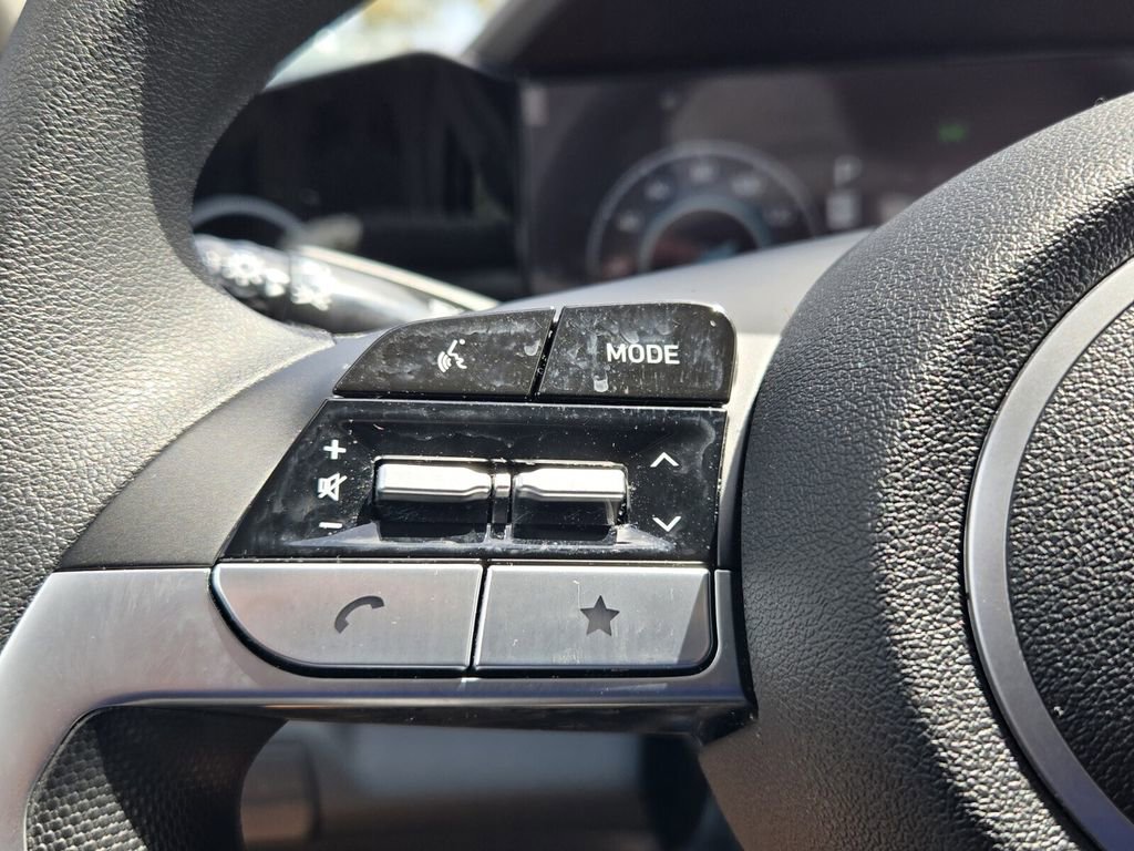 Certified 2024 Hyundai Elantra SEL FWD image 23