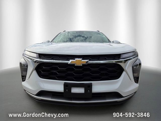 Certified 2025 Chevrolet Trax LT w/ LT Convenience Package FWD image 9
