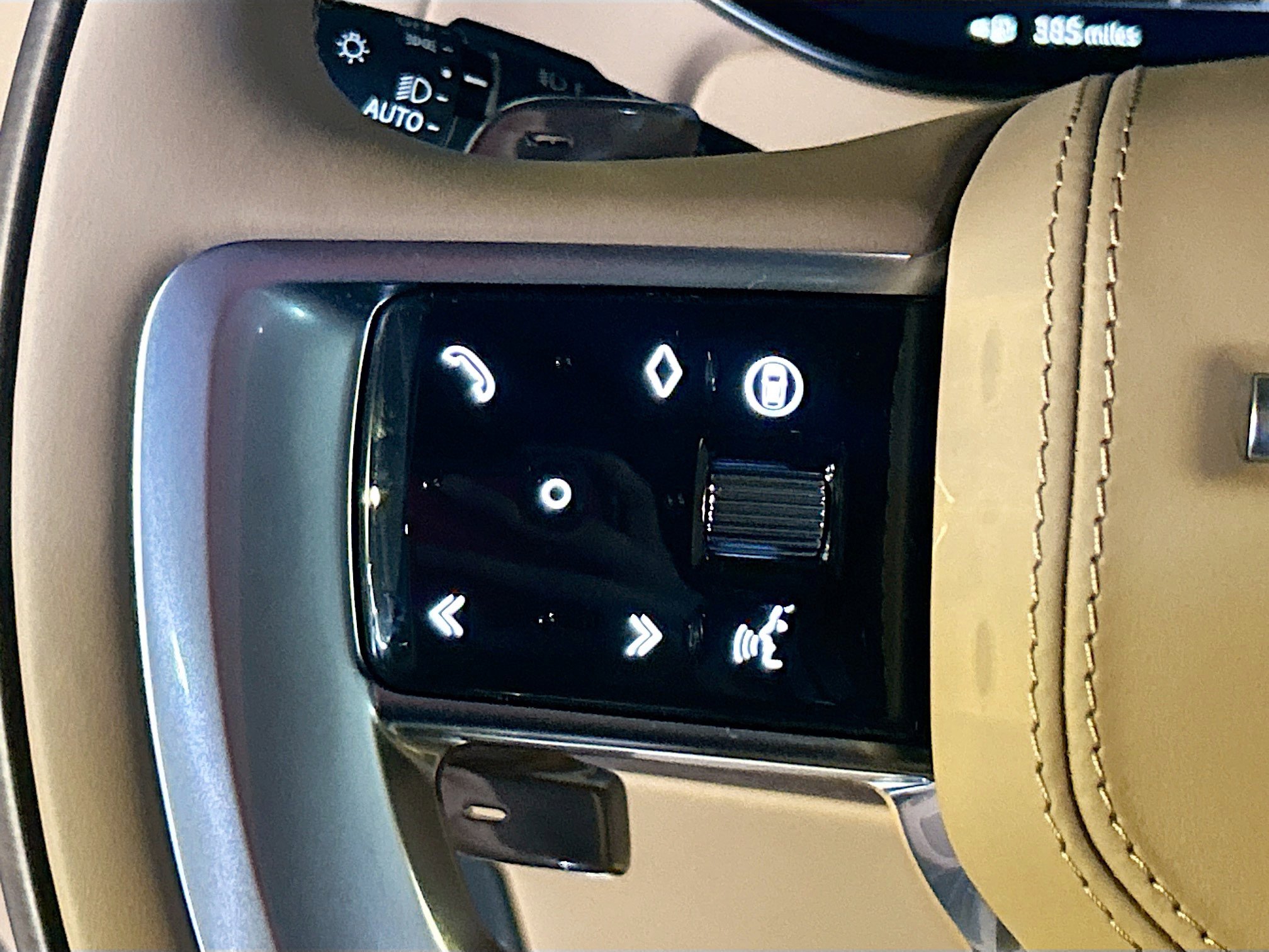 New 2025 Land Rover Range Rover SE image 30