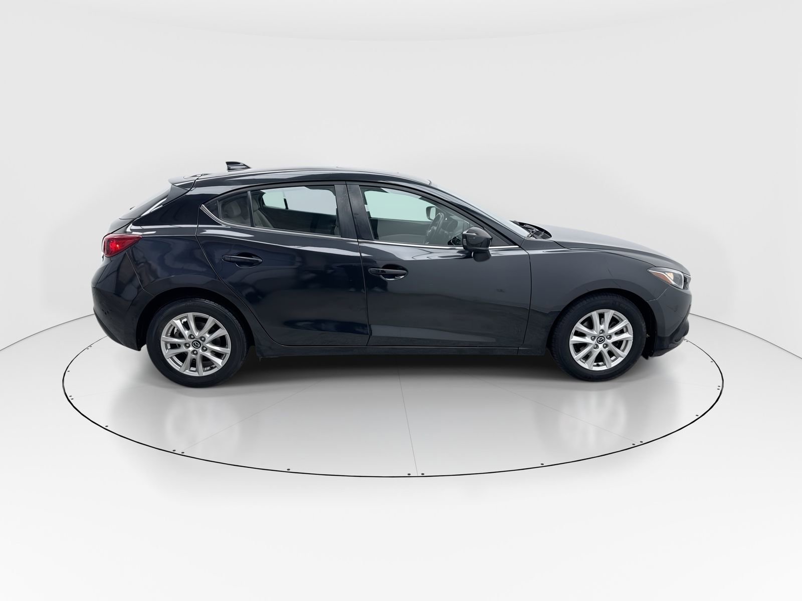 Used 2015 MAZDA MAZDA3 i Touring w/ Technology Package image 9