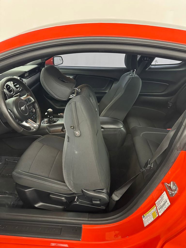 Used 2015 Ford Mustang Coupe RWD image 22