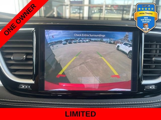 Used 2025 Chrysler Pacifica Limited image 26