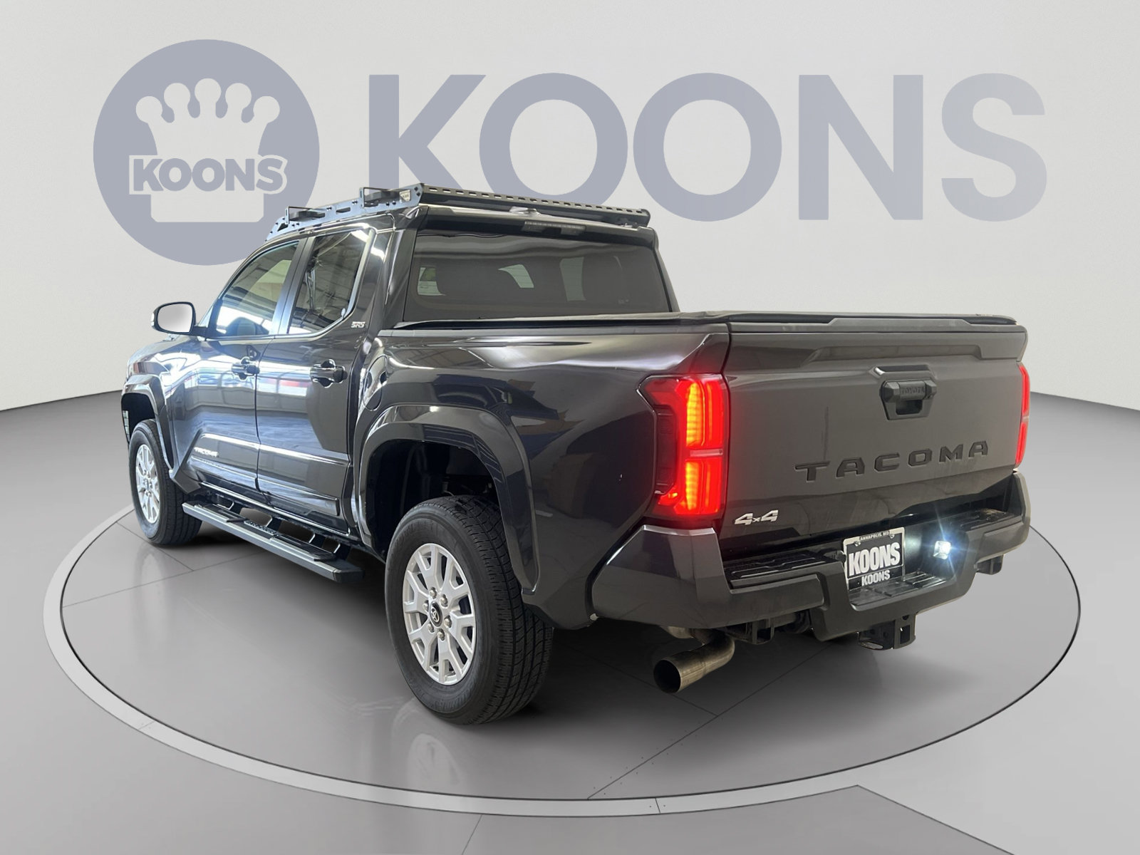 Used 2024 Toyota Tacoma SR5 AWD/4WD image 7