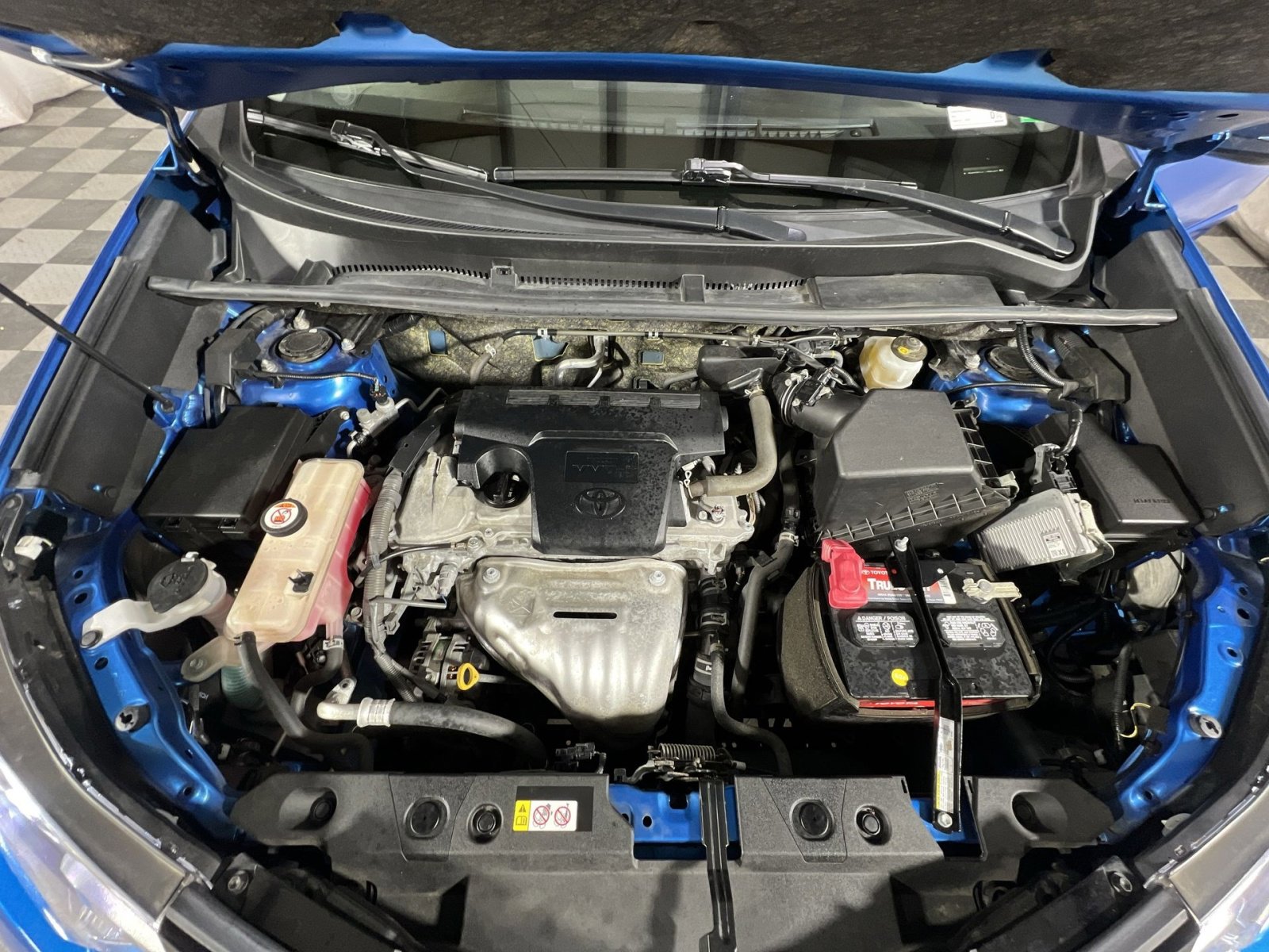 Used 2018 Toyota RAV4 Limited image 30