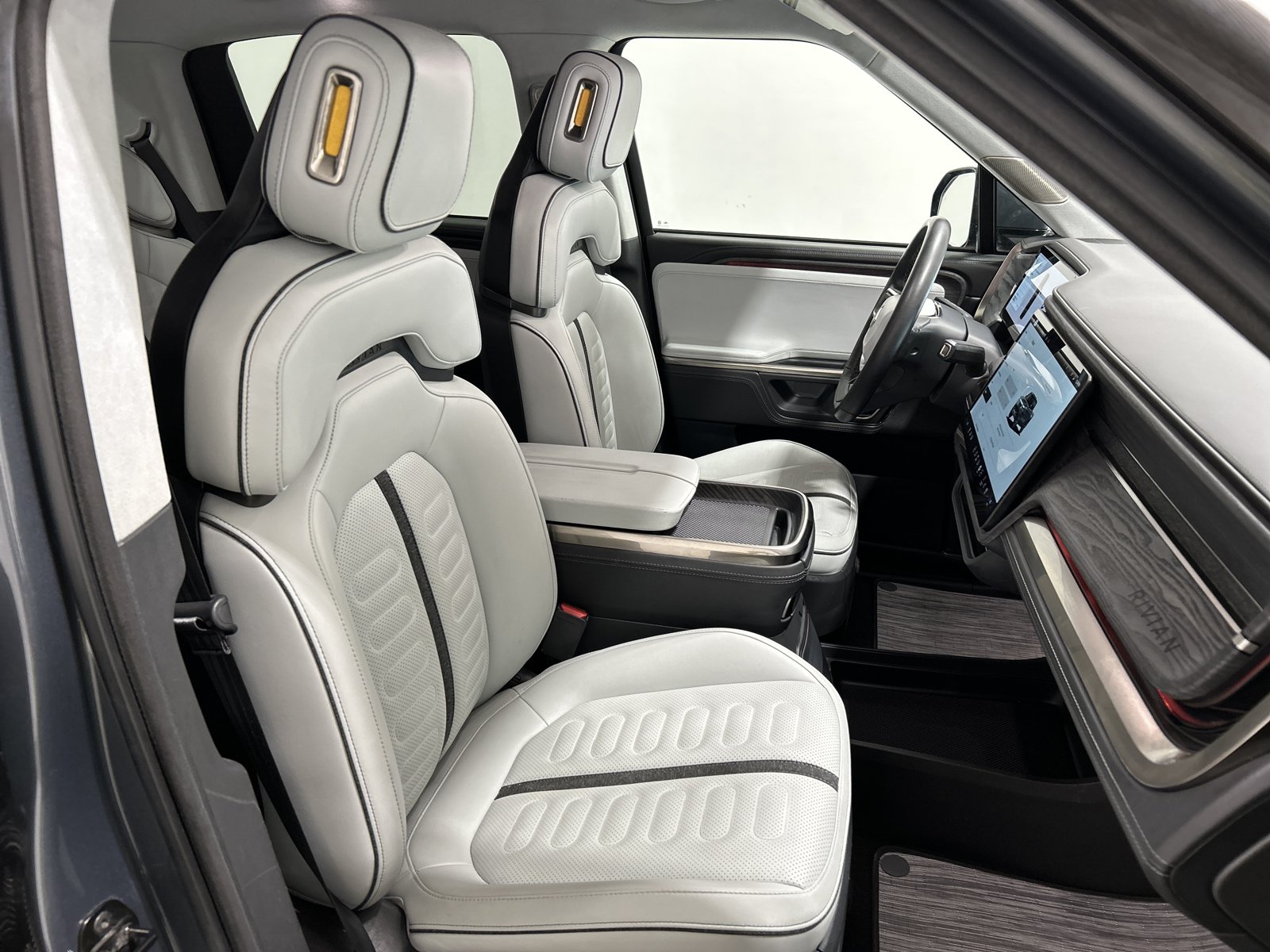 Used 2023 Rivian R1T Adventure AWD/4WD image 23
