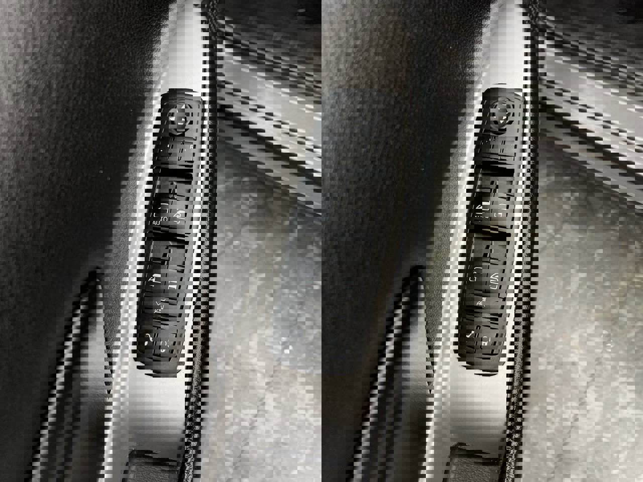 Used 2014 Dodge Journey SXT w/ Flexible Seating Group image 7