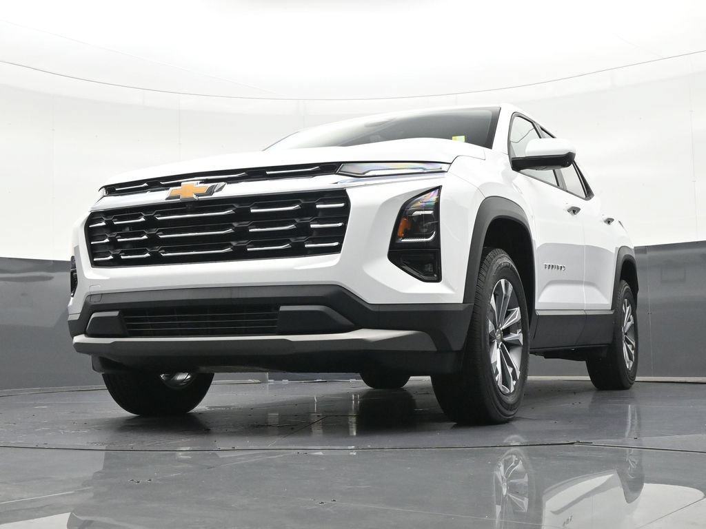 Used 2026 Chevrolet Equinox LT w/ Safety and Technology Package FWD image 25