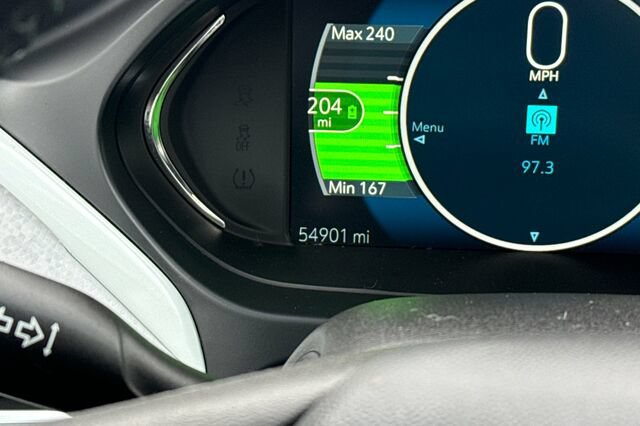 Used 2020 Chevrolet Bolt LT FWD image 27