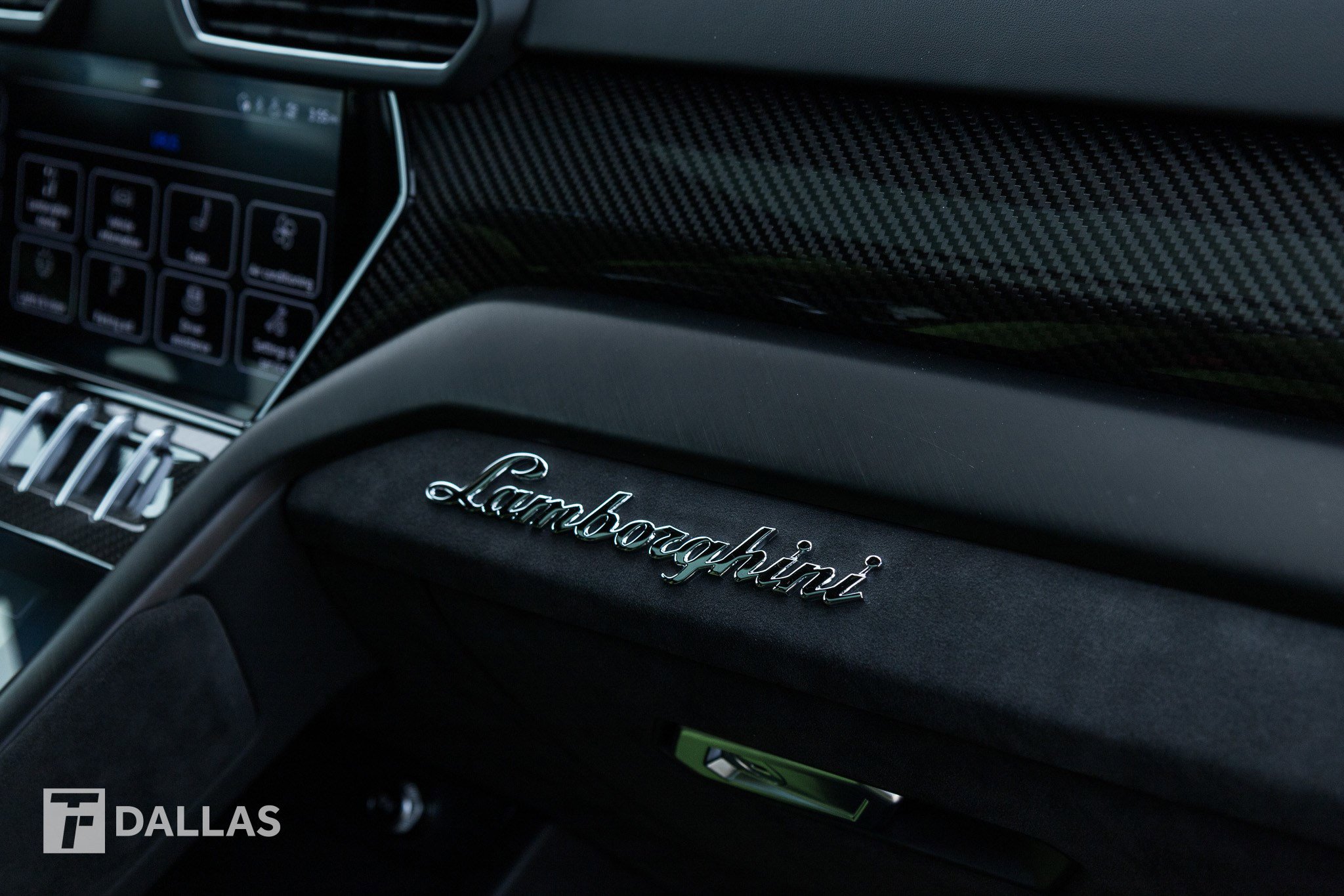 Used 2021 Lamborghini Urus AWD/4WD image 42